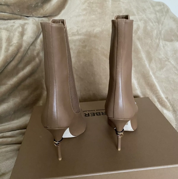 Burberry peeptoe Chelsea boots - Picture 4 of 7